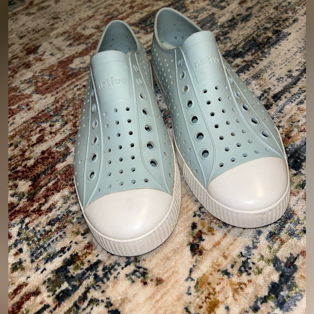 Light blue women’s natives